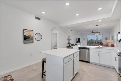 Condo in Punta Gorda, Florida, 2 bedrooms  № 2315074 - photo 13