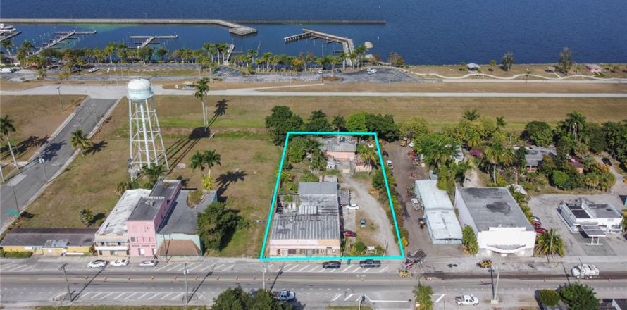 Immobilier commercial à Pahokee, Floride 929.02 m2 № 2104292