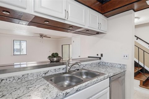 Condominio en venta en Apopka, Florida, 2 dormitorios, 100.98 m2 № 2226182 - foto 3