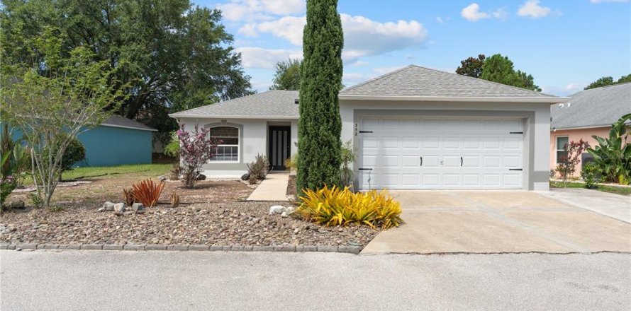 House in Davenport, Florida 3 bedrooms, 115.57 sq.m. № 1816314