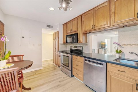 Condominio en venta en Longboat Key, Florida, 2 dormitorios, 141.49 m2 № 2129618 - foto 12