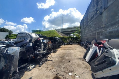 Купить коммерческую недвижимость в Майами-Гарденс, Флорида № 1984907 - фото 27