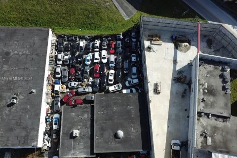 Купить коммерческую недвижимость в Майами-Гарденс, Флорида № 1984907 - фото 9