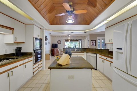 House in Winter Haven, Florida 3 bedrooms, 241.82 sq.m. № 1907335 - photo 11