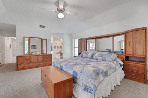 House in Winter Haven, Florida 3 bedrooms, 241.82 sq.m. № 1907335 - photo 19