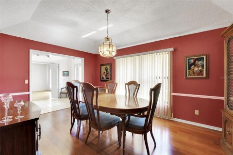 House in Winter Haven, Florida 3 bedrooms, 241.82 sq.m. № 1907335 - photo 5