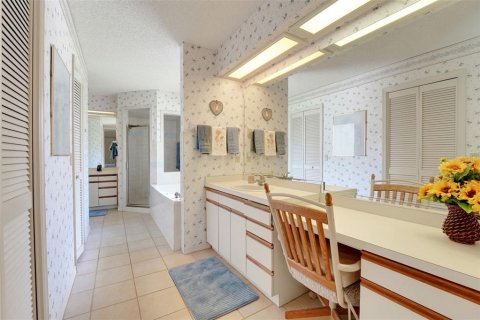 House in Winter Haven, Florida 3 bedrooms, 241.82 sq.m. № 1907335 - photo 21