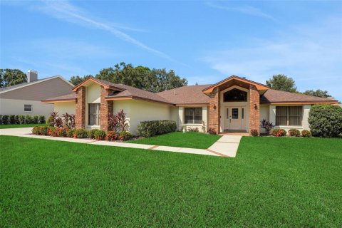 House in Winter Haven, Florida 3 bedrooms, 241.82 sq.m. № 1907335 - photo 1