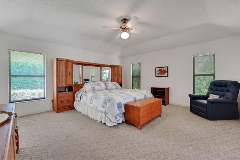 House in Winter Haven, Florida 3 bedrooms, 241.82 sq.m. № 1907335 - photo 17