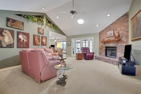 House in Winter Haven, Florida 3 bedrooms, 241.82 sq.m. № 1907335 - photo 6