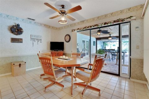 House in Winter Haven, Florida 3 bedrooms, 241.82 sq.m. № 1907335 - photo 12