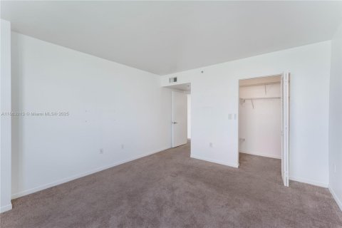 Copropriété à vendre à Miami Beach, Floride: 1 chambre, 69.31 m2 № 1928639 - photo 12
