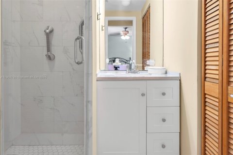 Touwnhouse à vendre à Miami, Floride: 2 chambres, 94.3 m2 № 1964912 - photo 15