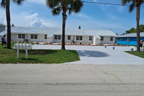 Commercial property in St. Lucie, Florida № 2254502 - photo 2