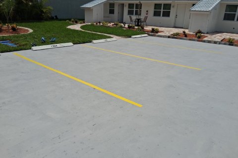 Commercial property in St. Lucie, Florida № 2254502 - photo 9