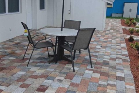 Commercial property in St. Lucie, Florida № 2254502 - photo 8