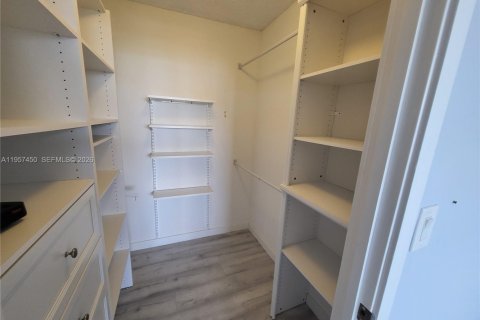 Condominio en alquiler en Hallandale Beach, Florida, 1 dormitorio, 68.84 m2 № 2011445 - foto 16