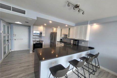 Condominio en alquiler en Hallandale Beach, Florida, 1 dormitorio, 68.84 m2 № 2011445 - foto 7