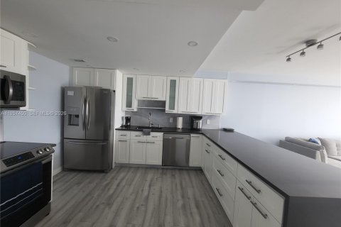 Condominio en alquiler en Hallandale Beach, Florida, 1 dormitorio, 68.84 m2 № 2011445 - foto 9