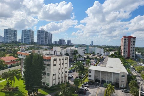 Condominio en alquiler en Hallandale Beach, Florida, 1 dormitorio, 68.84 m2 № 2011445 - foto 20