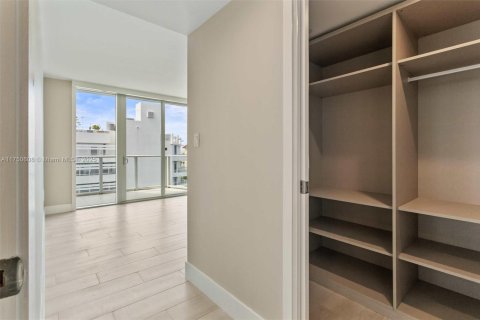 Copropriété à vendre à Bay Harbor Islands, Floride: 4 chambres, 183.2 m2 № 1498697 - photo 24