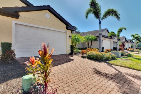 House in Venice, Florida 2 bedrooms, 140.75 sq.m. № 1543618 - photo 2