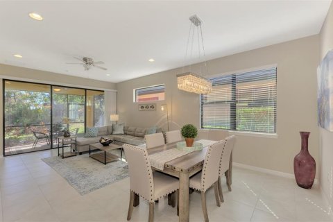 House in Venice, Florida 2 bedrooms, 140.75 sq.m. № 1543618 - photo 5