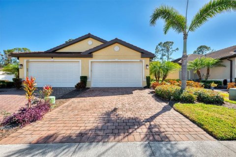 House in Venice, Florida 2 bedrooms, 140.75 sq.m. № 1543618 - photo 1
