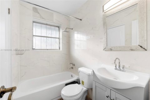 Снять в аренду виллу или дом в Форт-Лодердейл, Флорида 1 спальня, № 2004318 - фото 10