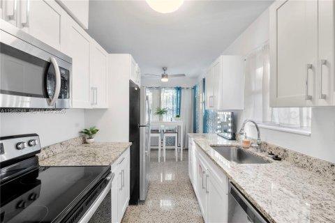 Дом в Форт-Лодердейл, Флорида 1 спальня № 2004318