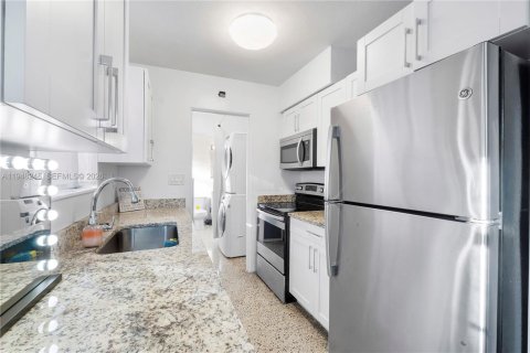 Снять в аренду виллу или дом в Форт-Лодердейл, Флорида 1 спальня, № 2004318 - фото 7