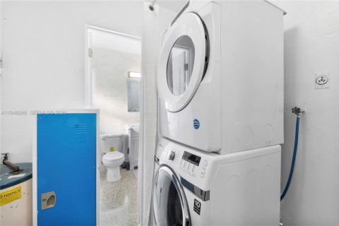 Снять в аренду виллу или дом в Форт-Лодердейл, Флорида 1 спальня, № 2004318 - фото 12