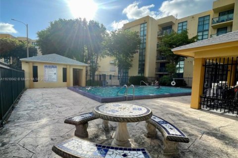 Condo in Miami, Florida, 2 bedrooms  № 1702220 - photo 24