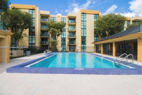 Condo in Miami, Florida, 2 bedrooms  № 1702220 - photo 21