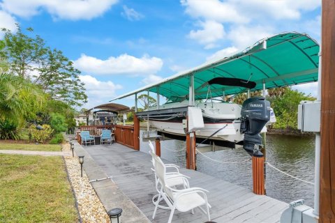 Villa ou maison à vendre à Port Charlotte, Floride: 3 chambres, 196.21 m2 № 1542124 - photo 3