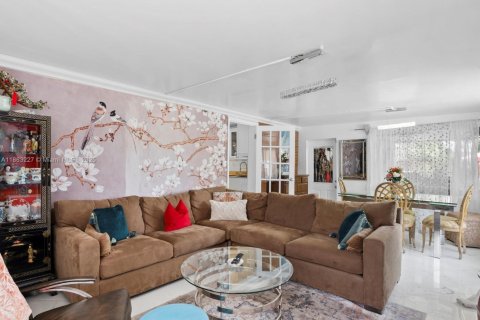 House in Hallandale Beach, Florida 3 bedrooms № 1957992 - photo 25