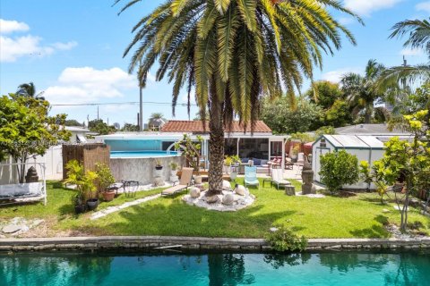 House in Hallandale Beach, Florida 3 bedrooms № 1957992 - photo 4
