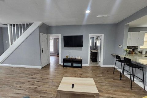 Casa en venta en Tampa, Florida, 3 dormitorios, 132.85 m2 № 1880733 - foto 8