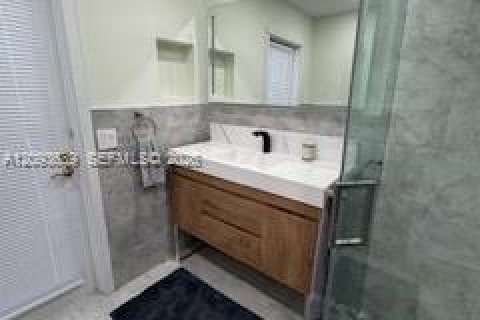 Villa ou maison à vendre à Palmetto Bay, Floride: 4 chambres, 199.46 m2 № 2401897 - photo 7
