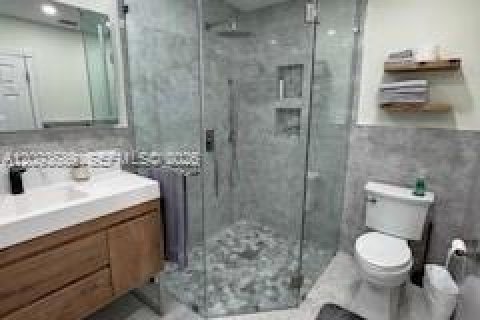 Villa ou maison à vendre à Palmetto Bay, Floride: 4 chambres, 199.46 m2 № 2401897 - photo 8