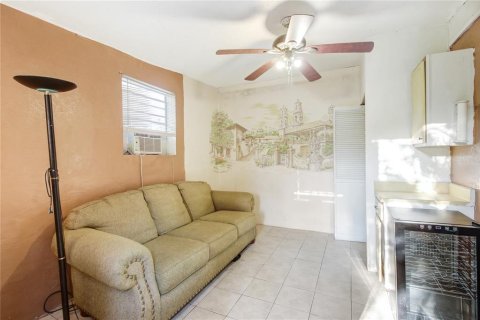 Casa en venta en Daytona Beach, Florida, 6 dormitorios, 292.08 m2 № 1591709 - foto 29