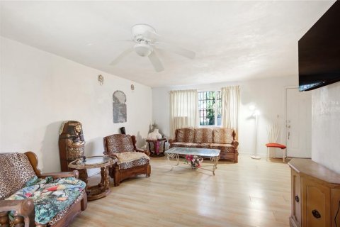 Casa en venta en Daytona Beach, Florida, 6 dormitorios, 292.08 m2 № 1591709 - foto 15