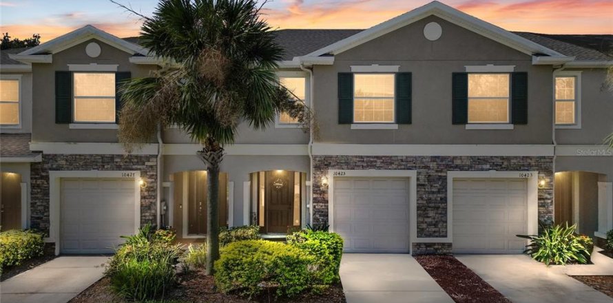 Adosado en Riverview, Florida 3 dormitorios, 156.82 m2 № 1879169