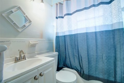 Villa ou maison à vendre à Miami, Floride: 3 chambres, 156.08 m2 № 1897936 - photo 25