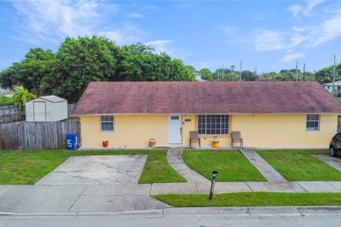 Villa ou maison à vendre à Miami, Floride: 3 chambres, 156.08 m2 № 1897936 - photo 30