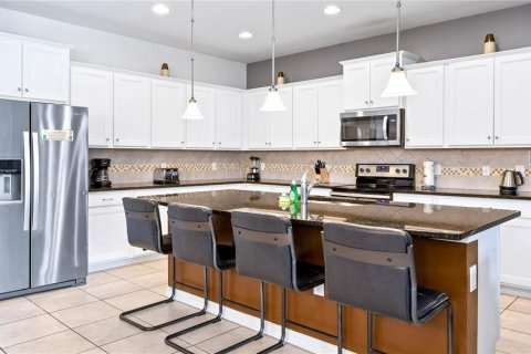 Villa ou maison à louer à Kissimmee, Floride: 9 chambres, 407.93 m2 № 1869629 - photo 2