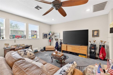House in Winter Garden, Florida 4 bedrooms, 360.55 sq.m. № 2102556 - photo 18