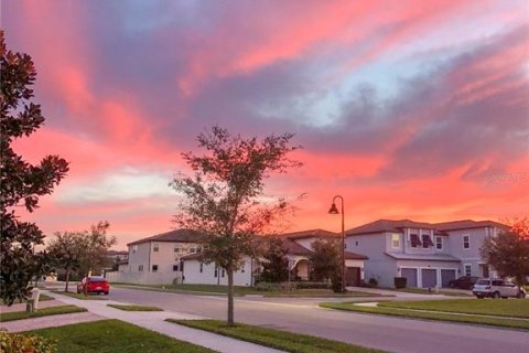 House in Winter Garden, Florida 4 bedrooms, 360.55 sq.m. № 2102556 - photo 27