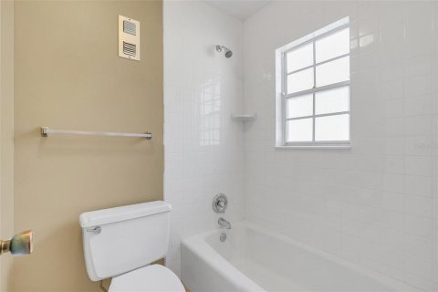 Купить кондоминиум в Апопка, Флорида 4 комнаты, 125.14м2, № 1522872 - фото 11