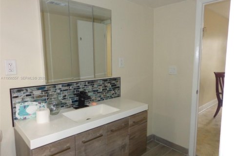 Condominio en venta en Lauderhill, Florida, 2 dormitorios, 90.3 m2 № 2011404 - foto 9